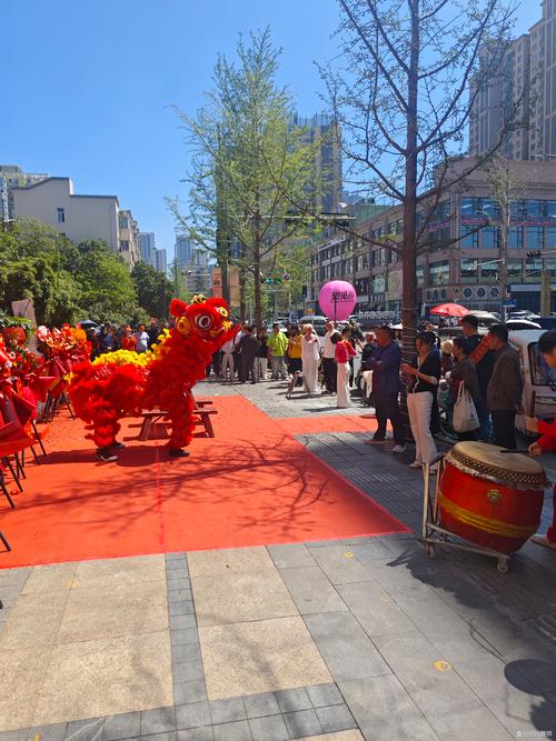 本次开业全程由捷马礼仪策划执行,提供专业开业剪彩,吉祥舞狮表演